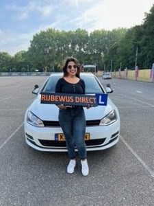 geslaagde leerling bij beste rijschool den haag