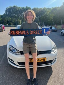 rijschool den haag - een geslaagde leerling